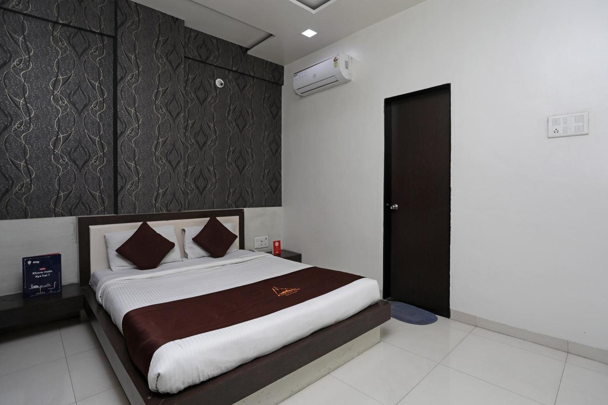Hotel O Everest Inn Hotel Poona Buitenkant foto