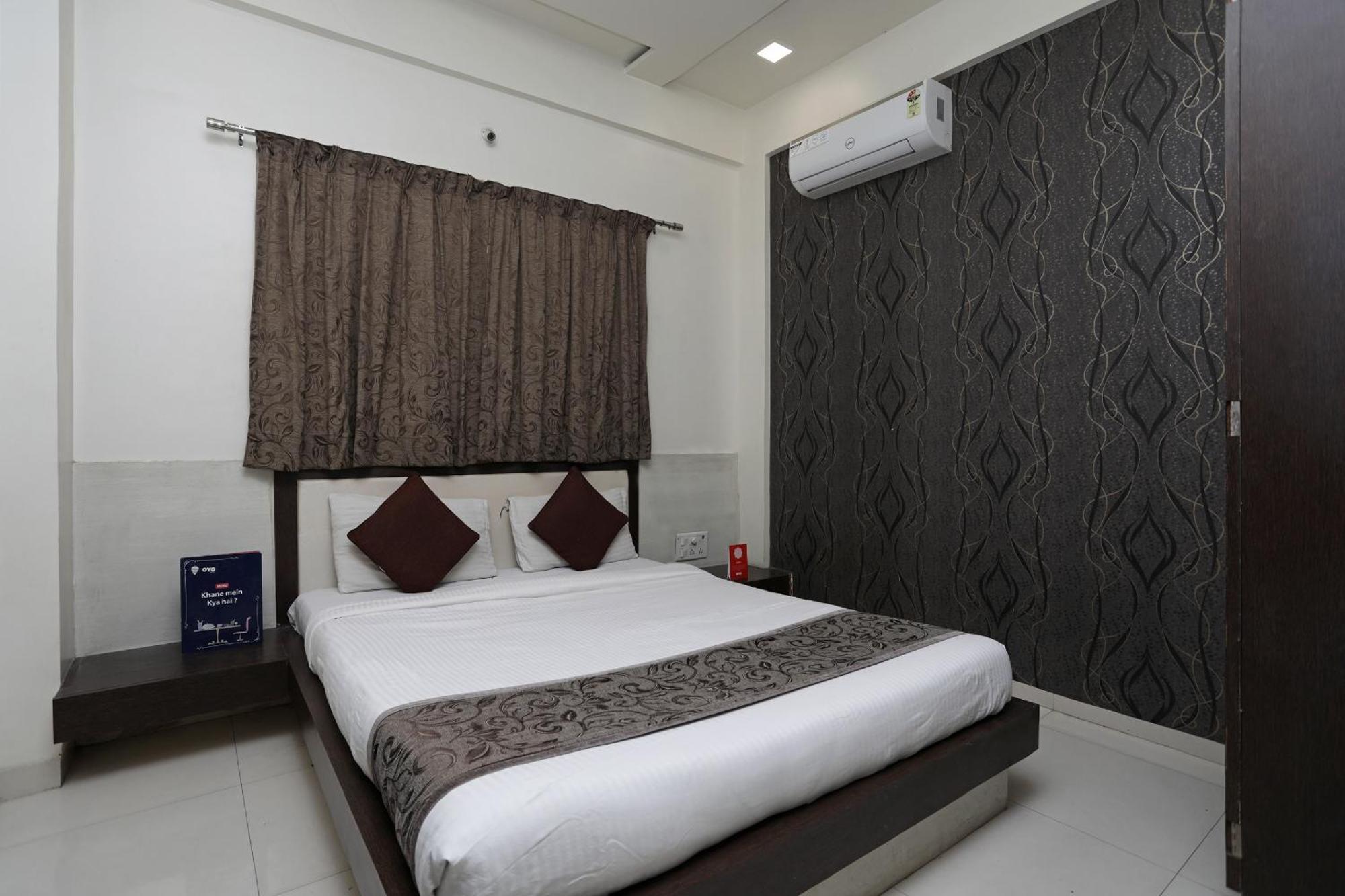 Hotel O Everest Inn Hotel Poona Buitenkant foto