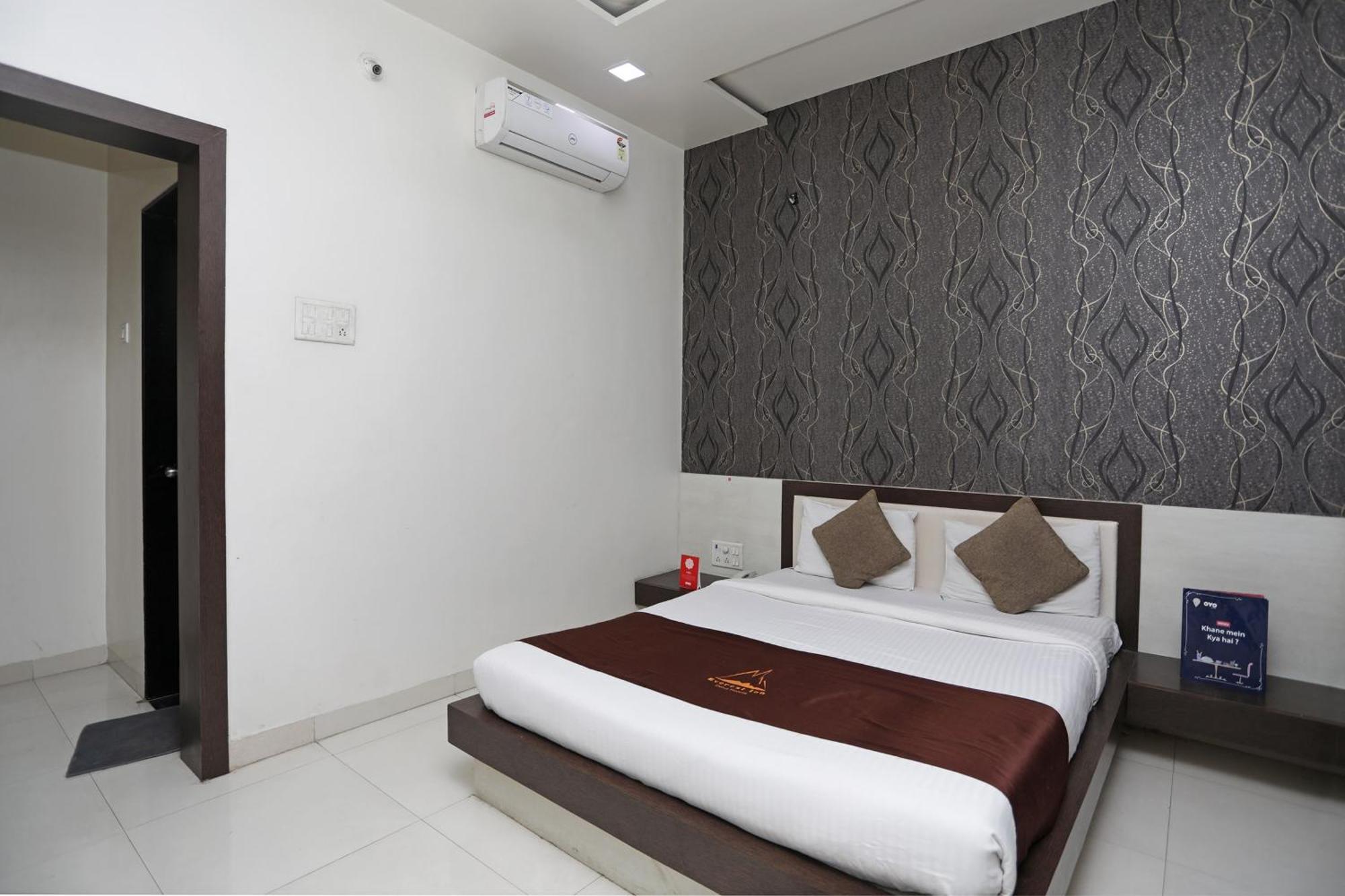 Hotel O Everest Inn Hotel Poona Buitenkant foto