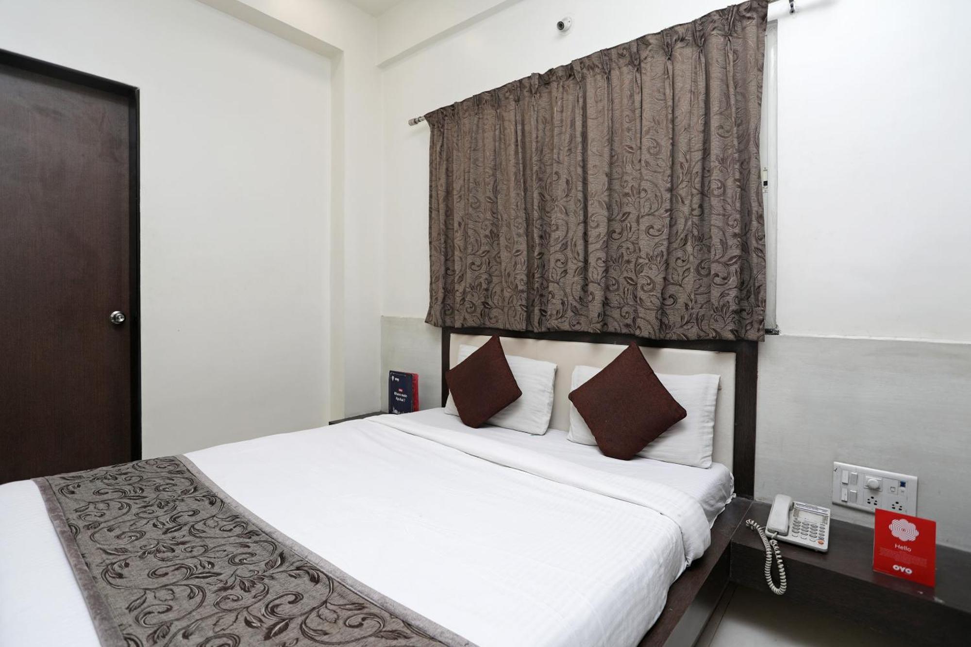 Hotel O Everest Inn Hotel Poona Buitenkant foto