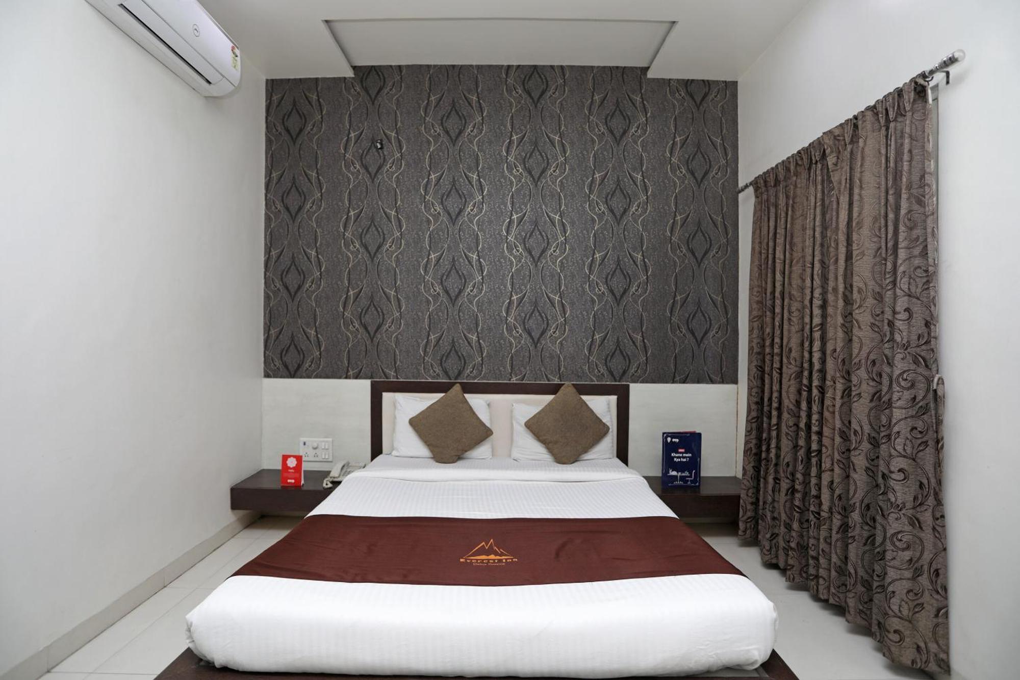 Hotel O Everest Inn Hotel Poona Buitenkant foto